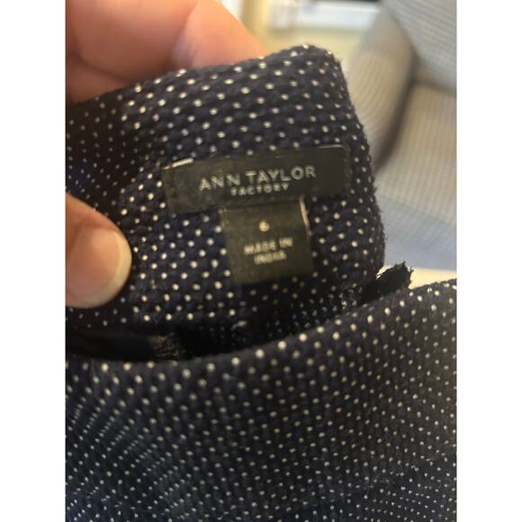 Ann Taylor Navy White Polka Dot Signature Fit Ankle Pants Size 6 - Picture 2 of 2